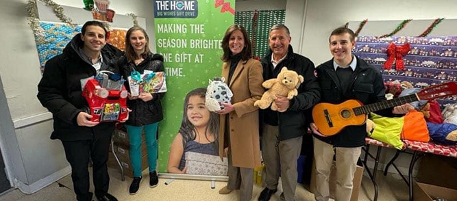 Bernie & Phyl's Delivering Toys