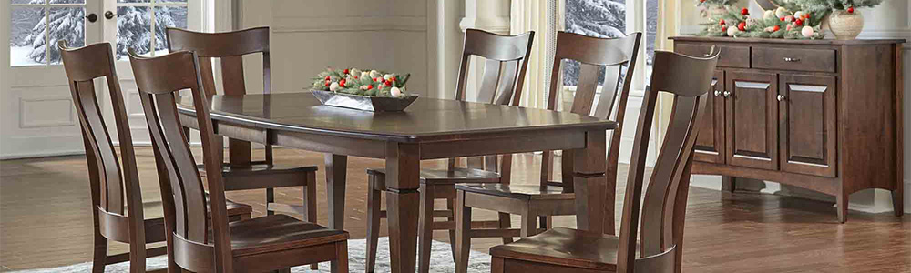 A simply elegant dining room during the holiday season Holiday Dining